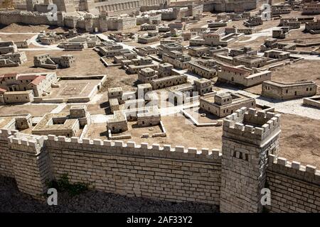 Israël, Jérusalem, Musée d'Israël. Modèle de Jérusalem à la fin de l'époque du Second Temple 66CE échelle de 1:50. Les fortifications qui entourent la ville Banque D'Images