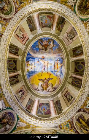 Belles peintures au plafond à l'intérieur de Villa Farnèse, également connu sous le nom de Villa Caprarola, un vaste bâtiment de style Renaissance Banque D'Images