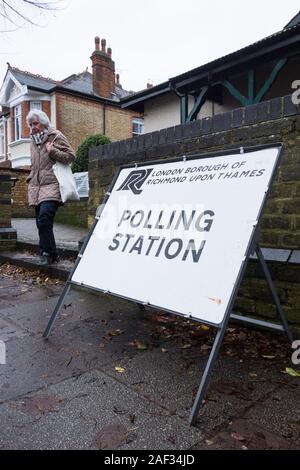 Londres, Angleterre, Royaume-Uni. 12 décembre 2019. Un bureau de scrutin dans la circonscription de Richmond Park SW London © Benjamin John/ Alamy Live News. Banque D'Images