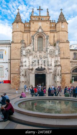 De l'extérieur le Monastère de Santa Cruz à Coimbra, Portugal, fondée en 1131 Banque D'Images