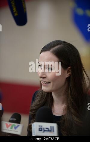 Bruxelles, Belgique. Dec 12, 2019. Nouveau premier ministre finlandais Sanna Marin parle avant une session de deux jours du Conseil européen, le 12 décembre 2019, à Bruxelles, Belgique. Crédit : Petr Kupec/CTK Photo/Alamy Live News Banque D'Images