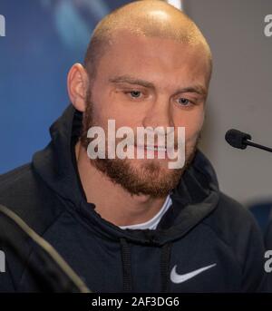 Brentwood Essex UK, le 12 Déc 2019 Boxe : MTK conférence de presse avant le GoldenContract-lourds quart-de-finale à Brentwood, Essex, le samedi. que huit des meilleurs mi-lourds stars du monde entier concourent à la Brentwood Centre, en direct sur Sky Sports en association avec Matchroom la boxe et sur ESPN + Pictured dangereux Latviaian Bolotniks DavidsonAlamy Ian Crédit Ricards Live News Banque D'Images