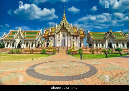 Sisa Thong Nakhon Chai Si District, Nakhon Pathom, le 8 décembre 2019. Wat Thong Sisa dédié à Rahu, dieu des ténèbres, où les fidèles porter black Banque D'Images