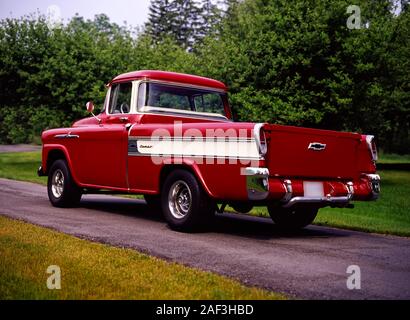 1958 Chevrolet Cameo Camionnette Vue arrière avec chrome de l'attelage de remorque. Banque D'Images