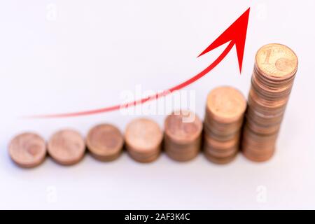 Diagramme financier avec flèche rouge avec rendu tridimensionnel Banque D'Images