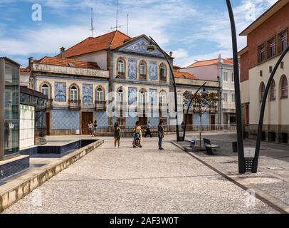 Aveiro, Portugal - 19 août 2019 : carreaux de céramique ou de carrelage Azulejo sur la Casa de Santa Zita à Aveiro Banque D'Images