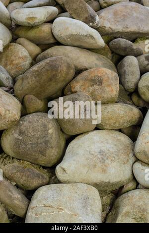 Gros tas de pierres grises, texture naturelle. 2019 Banque D'Images