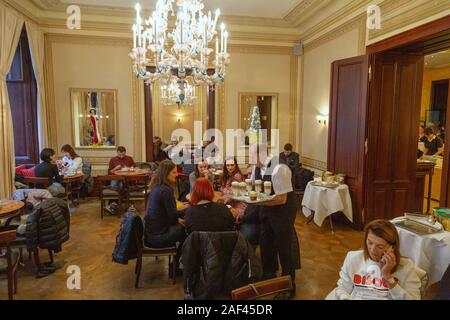 Le café Vienna ; une offre à servir les clients, le Café Demel house interior, Vienne Autriche Europe Banque D'Images