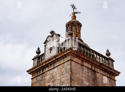 Détail de l'horloge et sur l'aérien la Se ou église cathédrale situé dans la vieille ville de Viseu Banque D'Images