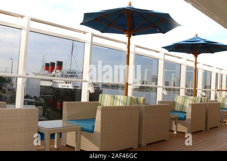 Long Beach, CA. Dec 10, 2019. Atmosphère à une apparition publique pour Carnival Cruise Line baptise un nouveau navire Panorama, Long Beach, Long Beach, CA, le 10 décembre 2019. Credit : Priscilla Grant/Everett Collection/Alamy Live News Banque D'Images