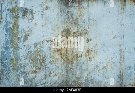 Peintes en bleu metal rusted arrière-plan. Metal texture rouille. Métal de l'érosion. Rayé et sale à l'extérieur sur du métal rouillé texture mur. Banque D'Images