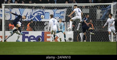Copenhague, Danemark. Dec 12, 2019. L'Arnor Traustason MalmÅ scores, FF à 0-1 au cours de l'UEFA Europa League match de foot entre FC Copenhague et MalmÅ dans FF Telia Parken, à Copenhague, Danemark. Credit : Lars Moeller/ZUMA/Alamy Fil Live News Banque D'Images