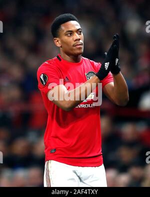 Manchester United, Anthony Martial applaudit les fans au cours de l'UEFA Europa League à Old Trafford, Manchester. Banque D'Images