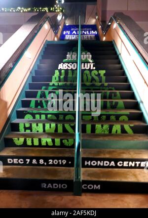 Anaheim, Californie, USA 8 Décembre 2019 Une vue générale de l'atmosphère à près de KROQ Acoustic Concert de Noël le 8 décembre 2019 au Honda Center d'Anaheim, Californie, USA. Photo de Barry King/Alamy Stock Photo Banque D'Images