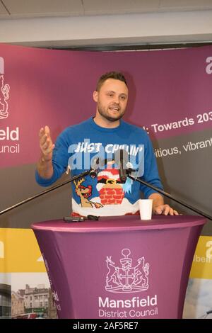 Élections au Royaume-Uni, Mansfield, Nottinghamshire, Angleterre, Royaume-Uni. 13ème. Décembre, 2019. Ben Bradley conserve ce siège parlementaire du parti conservateur avec une majorité accrue sur son plus proche rival du parti candidat Sonya Ward. Ce siège parlementaire qui a été remporté par le Parti du travail dans l'élection générale de 2017 est devenue un champ de bataille entre les deux principaux partis dans cette élection. Credit : Alan Beastall/Alamy live News Banque D'Images