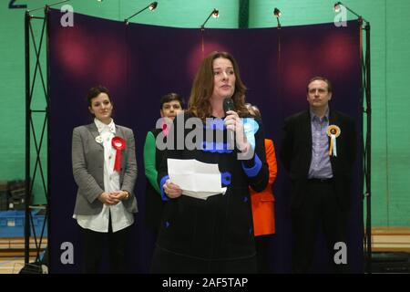 Chichester, UK. 13 Décembre, 2019. Chichester, West Sussex, UK. Élection 2019 - Parti Conservateur Gillian Keegan gagne Chichester avec 35 402 voix et la part du vote de 57,8  %. Photographié par : Sam Stephenson/Alamy Live News Banque D'Images