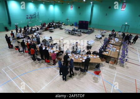 Chichester, UK. 13 Décembre, 2019. Chichester, West Sussex, UK. Élection 2019 - Parti Conservateur Gillian Keegan gagne Chichester avec 35 402 voix et la part du vote de 57,8  %. Photographié par : Sam Stephenson/Alamy Live News Banque D'Images