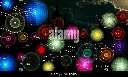 Les réseaux sans fil de signal coloré dans la ville la nuit Banque D'Images