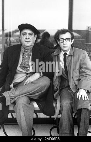 WOODY ALLEN et ZERO MOSTEL À L'AVANT (1976), réalisé par Martin RITT. Credit : Columbia Pictures / Album Banque D'Images