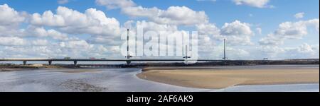 Mersey Gateway Bridge enjambe la rivière Mersey et le Manchester Ship Canal, exerçant son activité sous l'A553 route entre Madrid et Runcorn Cheshire. Banque D'Images