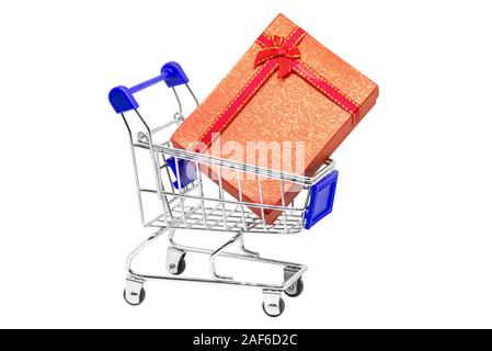 Grand cadeau dans un panier fond blanc Banque D'Images