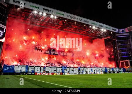Copenhague, Danemark. Dec 12, 2019. Les amateurs de football du FC Copenhague vu au cours de l'UEFA Europa League entre le FC Copenhague et Malmö FF à Telia Parken de Copenhague. (Photo crédit : Gonzales Photo/Alamy Live News Banque D'Images
