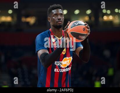 Belgrade, Serbie. Dec 12, 2019. Youssoupha Chute de Kirolbet Baskonia Vitoria se réchauffe. Credit : Nikola Krstic/Alamy Live News Banque D'Images