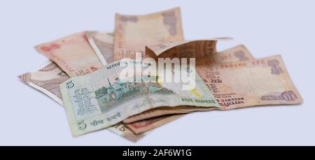 Libre de toute nouvelle monnaie billets de banque indiens colorés de 10 roupies, 20 Banque D'Images