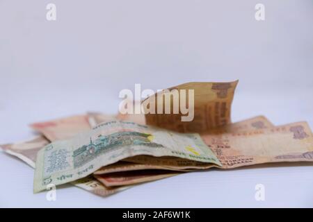 Libre de toute nouvelle monnaie billets de banque indiens colorés de 10 roupies, 20 Banque D'Images