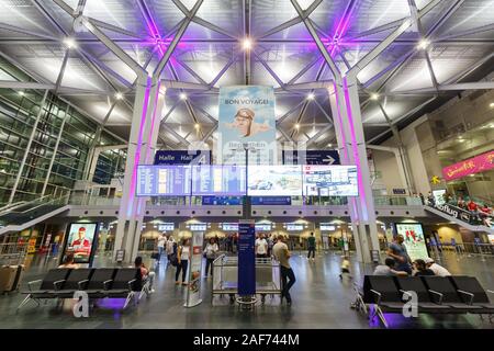 Mulhouse, France - 31 août 2019 : Terminal de l'aéroport de Bâle-Mulhouse (EAP) en France. Dans le monde d'utilisation | Banque D'Images