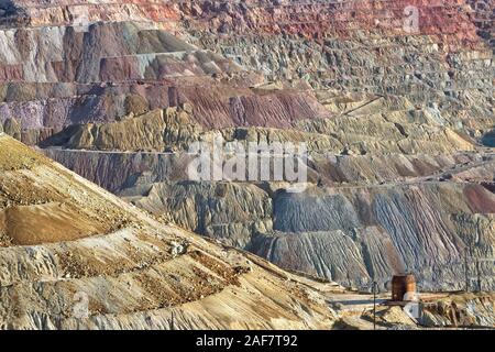 Donnant sur la Mine de cuivre de Chino, est la plus importante des dépôts de cuivre porphyrique au Nouveau Mexique. Banque D'Images