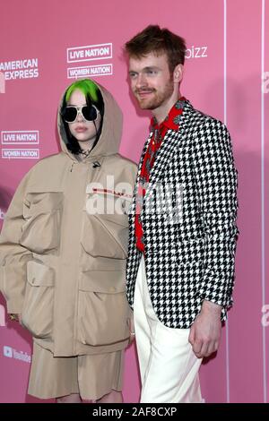 Los Angeles, CA. Dec 12, 2019. Billie Eilish, Finneas O'Connell aux arrivées pour 2019 Billboard Women in Music Event, Hollywood Palladium, Los Angeles, CA, 12 décembre 2019. Credit : Priscilla Grant/Everett Collection/Alamy Live News Banque D'Images