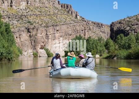 Big Bend National Park. Les chevrons sur le Rio Grande Saisie de Hot Springs Canyon. Banque D'Images