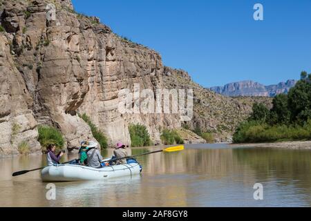 Big Bend National Park. Les chevrons sur le Rio Grande Saisie de Hot Springs Canyon. Banque D'Images