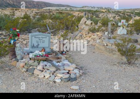 Terlingua, Texas. Fosses communes à Terlingua Cimetière, datant du début des années 1900, encore en usage. Banque D'Images