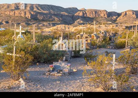 Terlingua, Texas. Fosses communes à Terlingua Cimetière, datant du début des années 1900, encore en usage. Banque D'Images