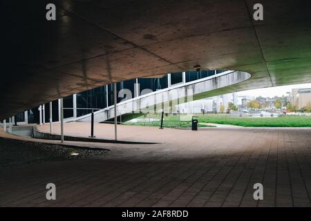 Lausanne, Vaud / Suisse - 1104 2013 : En dehors de la Rolex Learning Center de Sanaa Banque D'Images