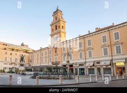 Palazzo del Governatore à Piazza Garibaldi, dans le centre-ville historique de Parme, Emilie-Romagne. Banque D'Images