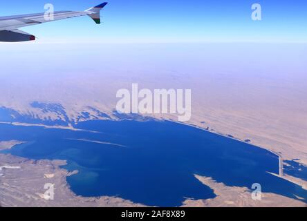 Plan de la rivière Amou-daria. Frontière entre l'Ouzbékistan et le Turkménistan, l'Asie centrale. Banque D'Images