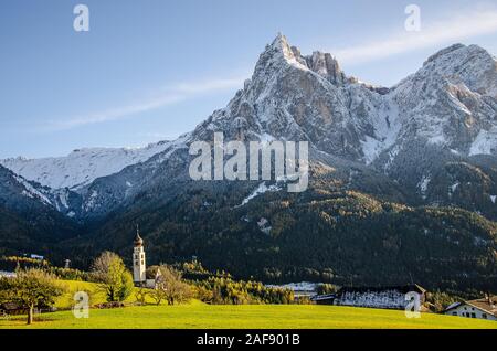 Depuis 2009, les Dolomites et donc l'Alpe di Siusi Sciliar et font partie de l'UNESCO du patrimoine mondial naturel. Banque D'Images