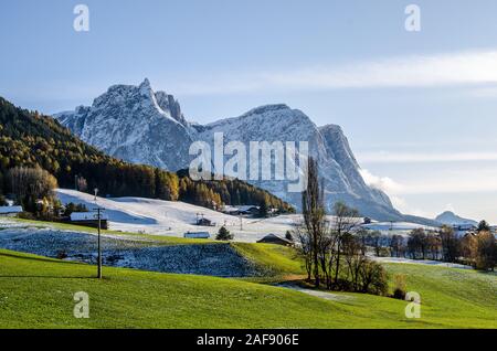 Depuis 2009, les Dolomites et donc l'Alpe di Siusi Sciliar et font partie de l'UNESCO du patrimoine mondial naturel. Banque D'Images