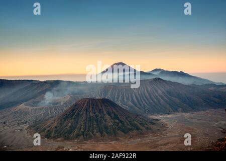 Les volcans dans le parc national de Bromo Tengger-Semeru, Java Banque D'Images