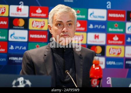 Munich, Allemagne. Dec 11, 2019. Jose Mourinho (Tottenham) Football/Football : Ligue des Champions phase de groupes Journée 6 match du groupe B entre le FC Bayern Munchen 3-1 Tottenham Hotspur FC à la Fussball Arena Munchen à Munich, Allemagne . Credit : Mutsu Kawamori/AFLO/Alamy Live News Banque D'Images