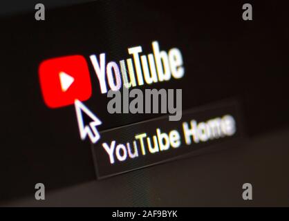 Calgary (Alberta). Déc 13, 2019 Canada. De près de l'accueil Youtube bas. Youtube surprises créateurs et obtient se plaint de ne pas être contenu allo Banque D'Images