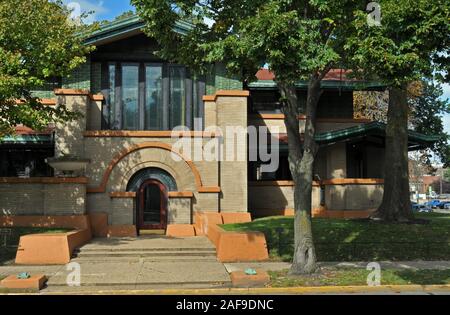 Conçu par l'architecte Frank Lloyd Wright en 1902 dans le style des Prairies, la Dana-Thomas House à Springfield, IL est ouvert pour les visites du public. Banque D'Images