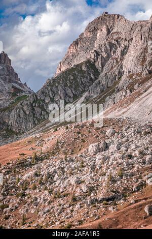 Vue aérienne de Passo Giau, Averau pic en Dolomites Banque D'Images