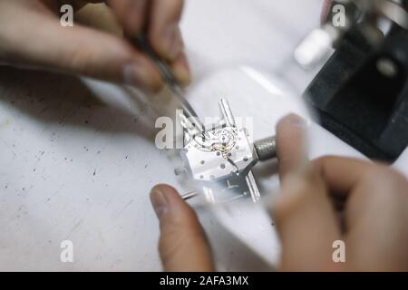 Close up of wrist watch repairing Banque D'Images