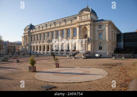 Bâtiment du 19ème siècle abritant la Grande Galerie de l'évolution dans le Jardin des Plantes, Paris Banque D'Images
