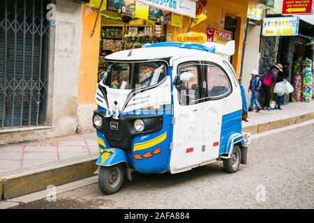 Puno, Pérou - Jun 5, 2019 pousse-pousse : également appelé Tuk Tuk dans Puno. Pérou Banque D'Images