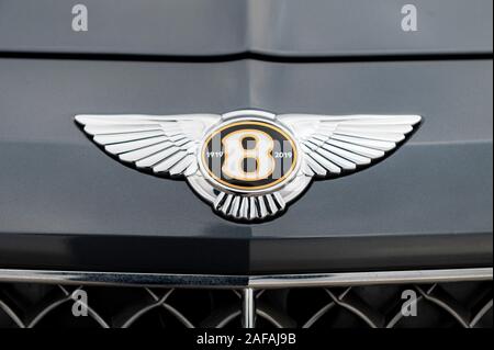 Une Bentley Bentayga, vitesse 4x4 SUV SUV le plus rapide au monde photographié sur test dans la vallée de Glamorgan. Banque D'Images